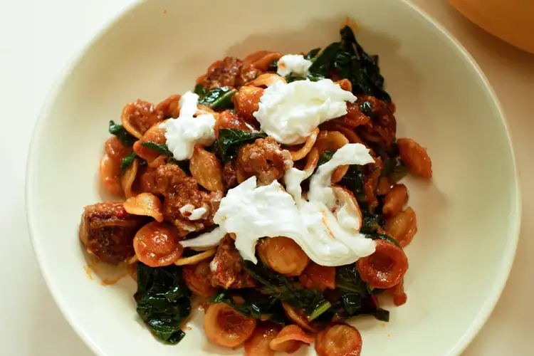 A bowl of crispy orecchiette pasta.